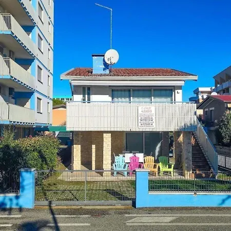 Fuer 7 Personen Ca 55 M In Bibione, Venetien Provinz Venedig アパート *